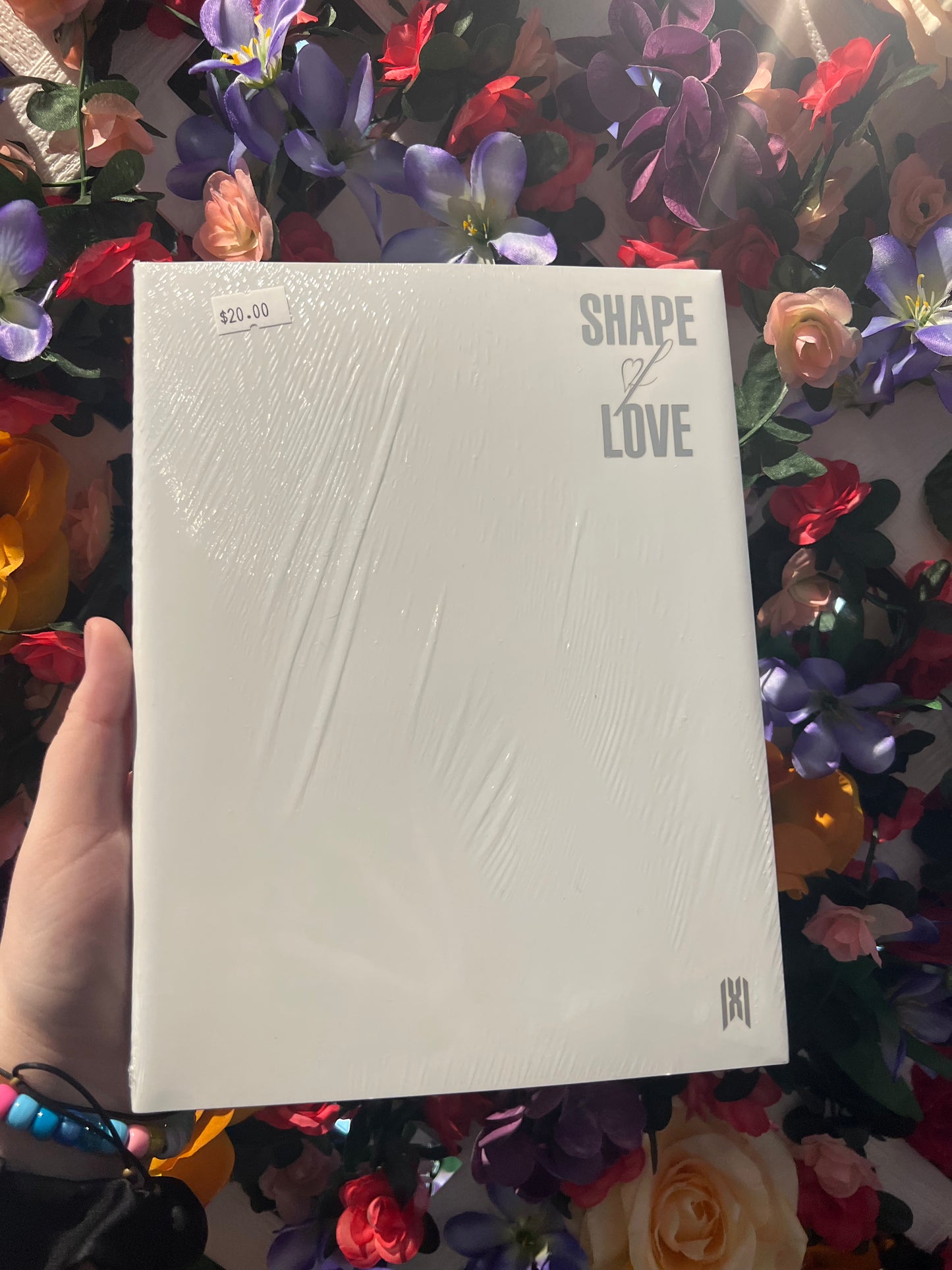 MONSTA X - Shape Of Love (Random Ver.)