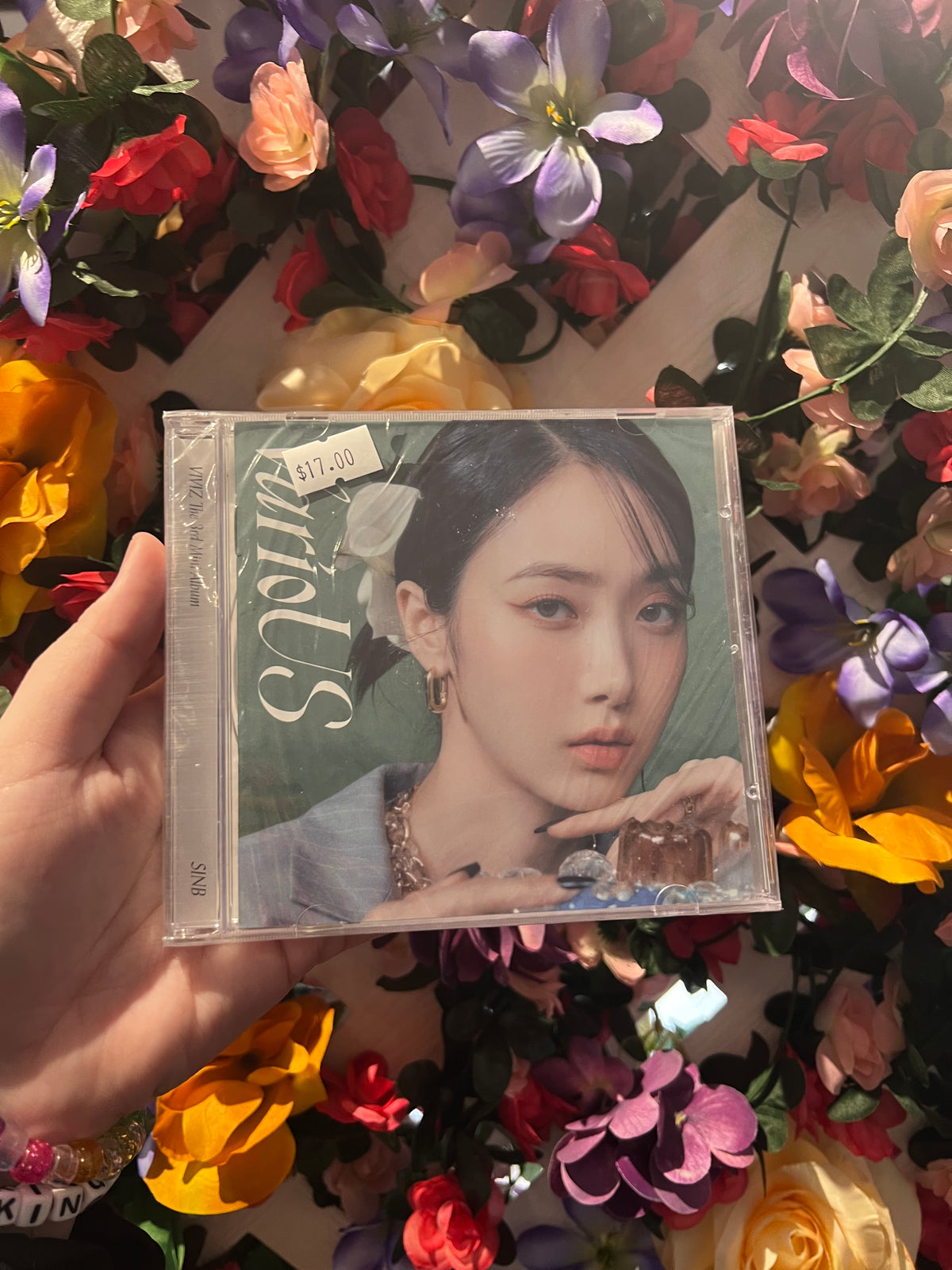 VIVIZ - VarioUS (Jewel Case Random Ver.)