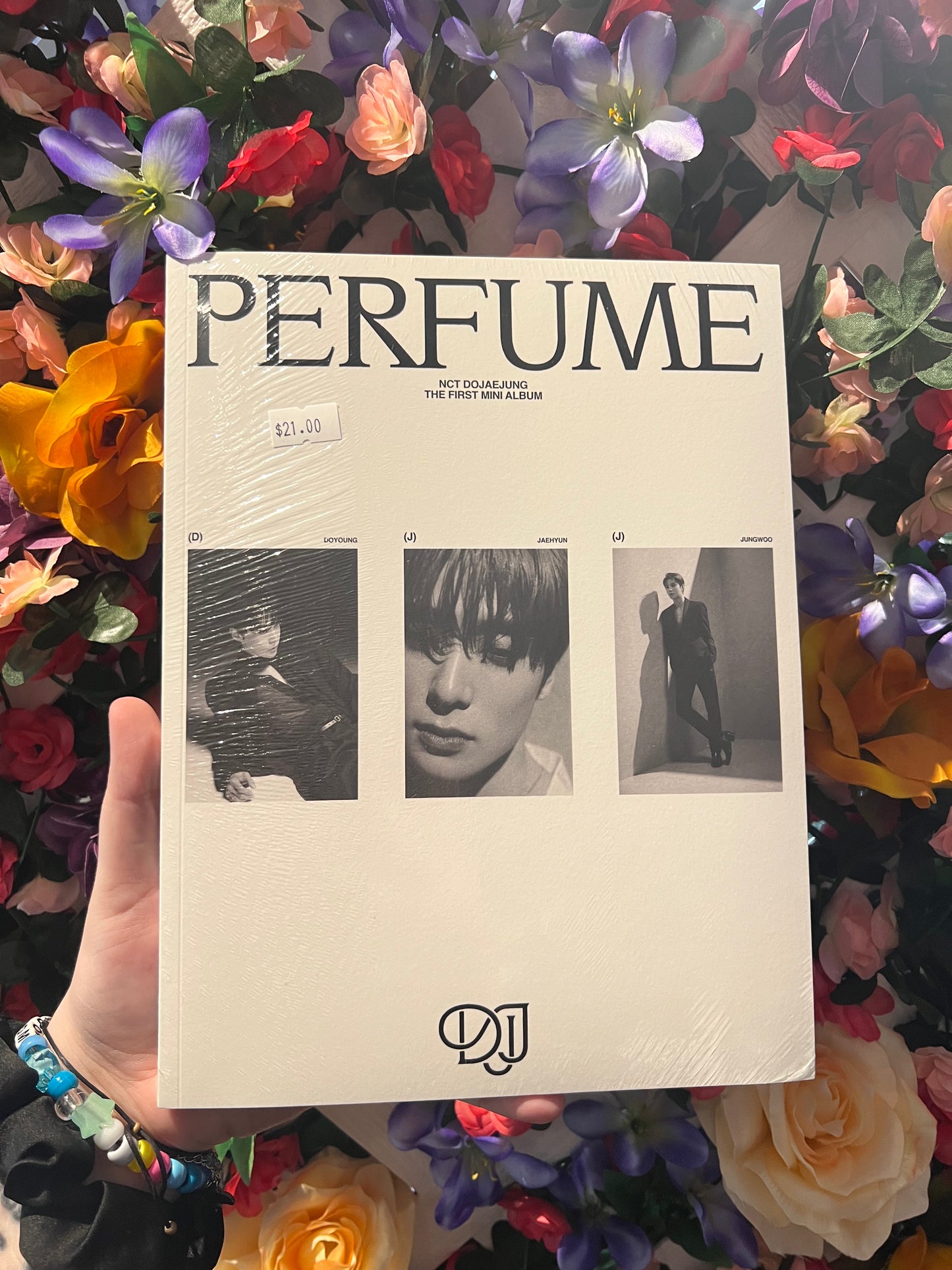 DOJAEJUNG - Perfume (Photobook Ver.)