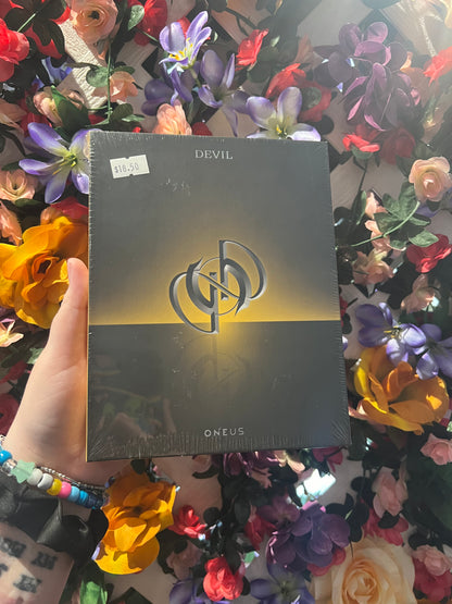 ONEUS - Devil (Random Ver.)